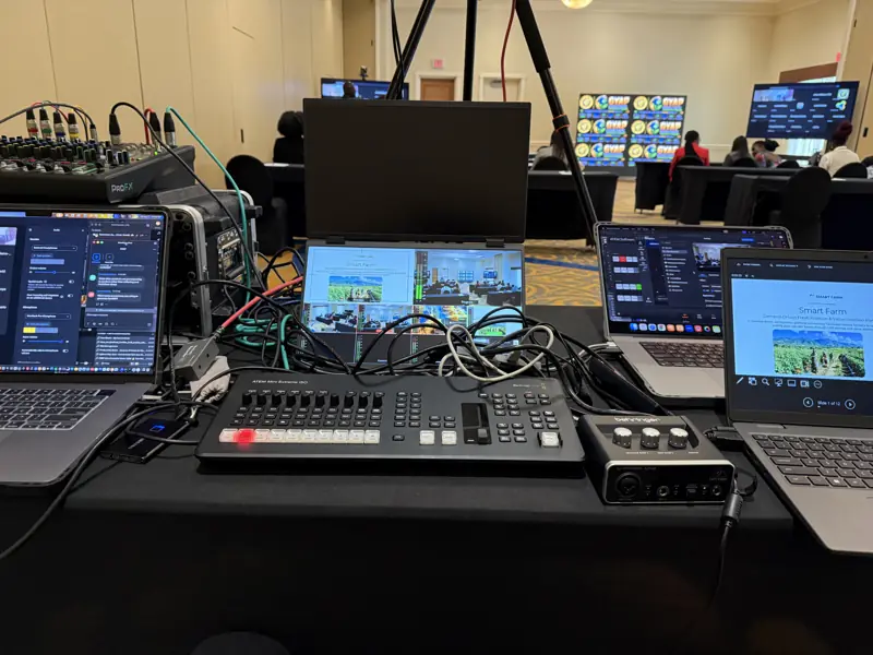 Hybrid control desk